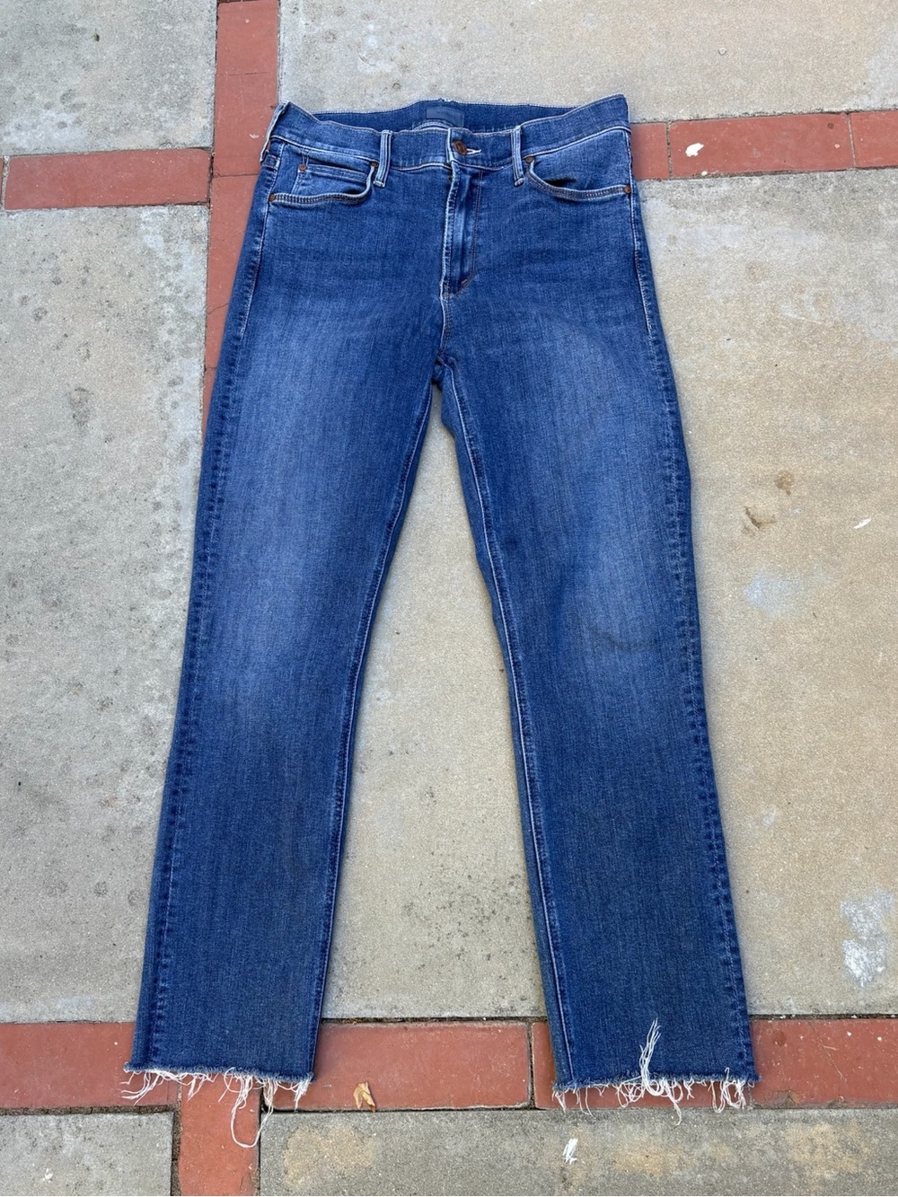 Mother "The Mid Rise Dazzler Ankle Fray" cropped jeans - Size 28